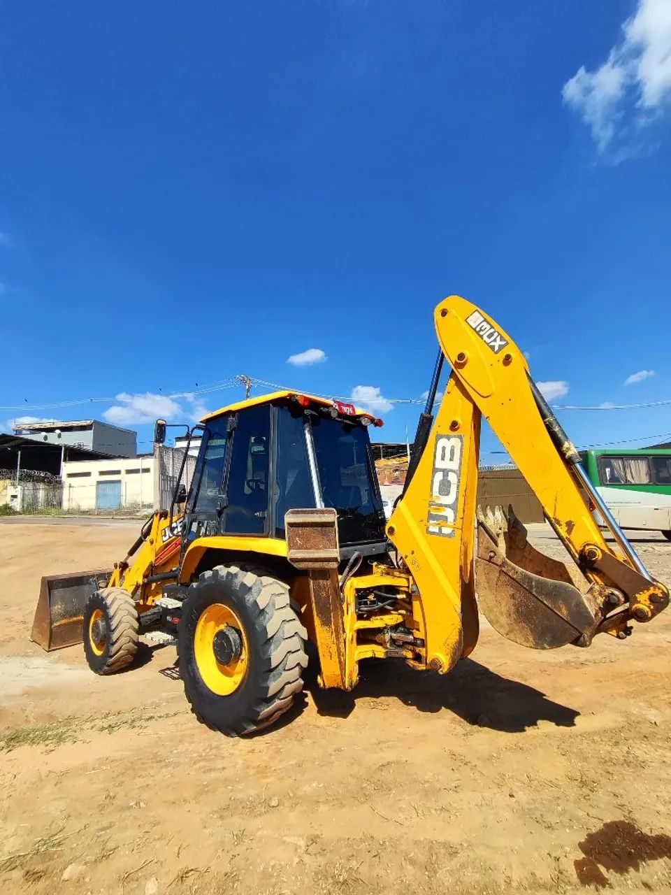 Retro escavadeira JCB 3cx 2019 4x4 traçada  - Foto 3