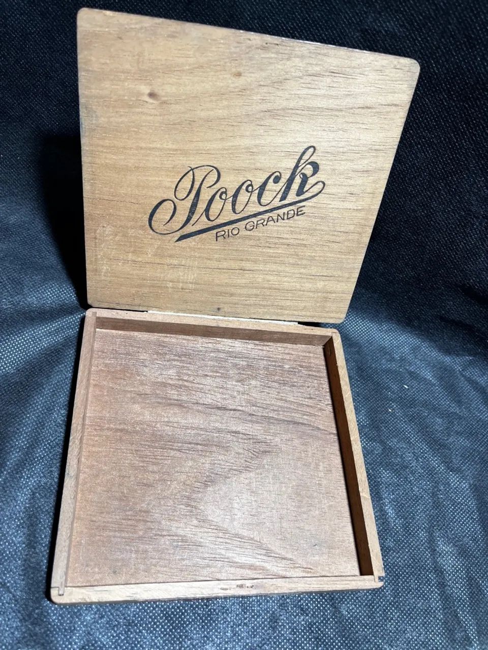 Caixa antiga de charutos 