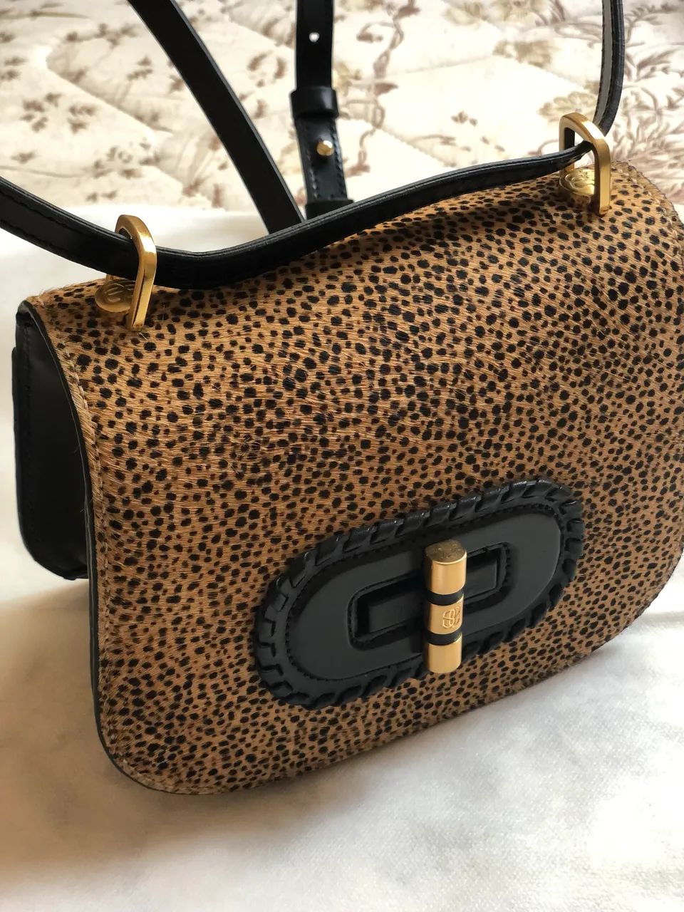 Bolsa Schutz animal print couro nova - Foto 3