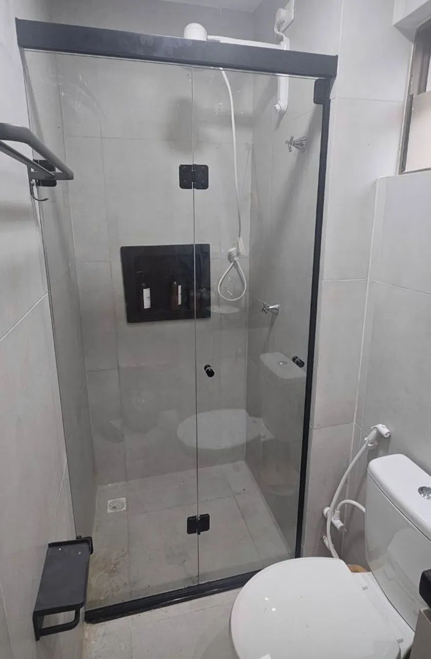 Box para banheiro, espelhos, gabinete para pias, portas sobre trilhos, janelas, varandas,  - Foto 4