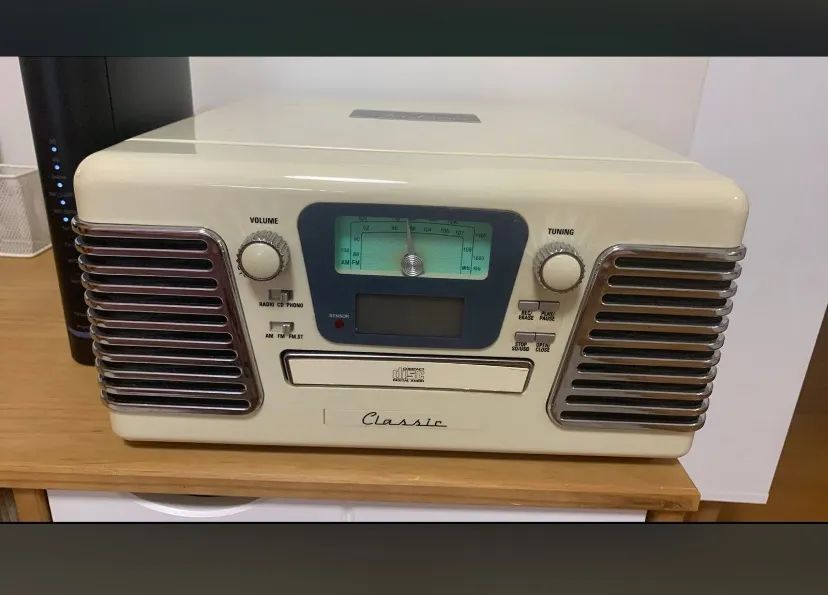 Rádio toca-discos retrô com CD Player Seminovo