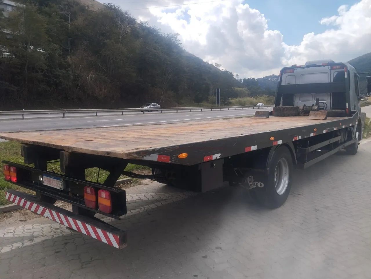 Volvo VM 220 ano:2013 - Foto 5