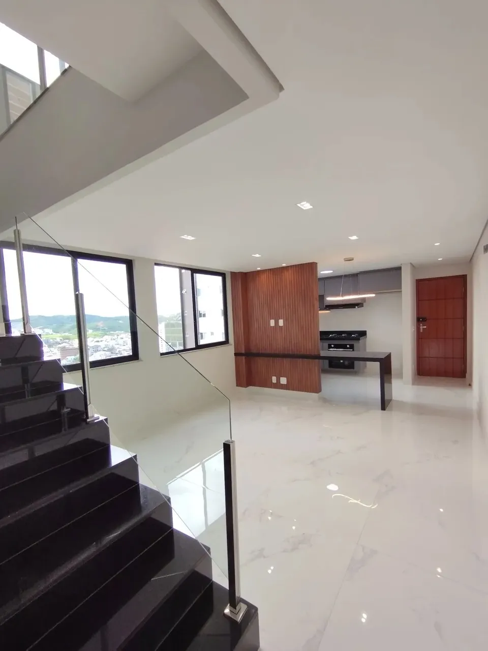 Apartamento para Alugar no Santo Agostinho - Armários Completos - 2 Vagas