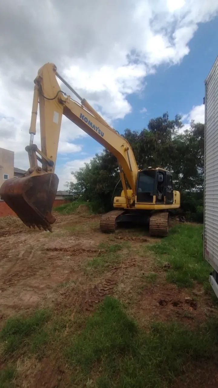 Escavadeira Hidráulica Komatsu pc200 22 toneladas - Potência e Eficiência! - Foto 3