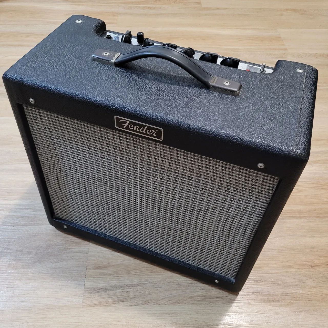 Amplificador Fender Blues Junior com mods de loop e Bill m mods para guitarra valvulado 