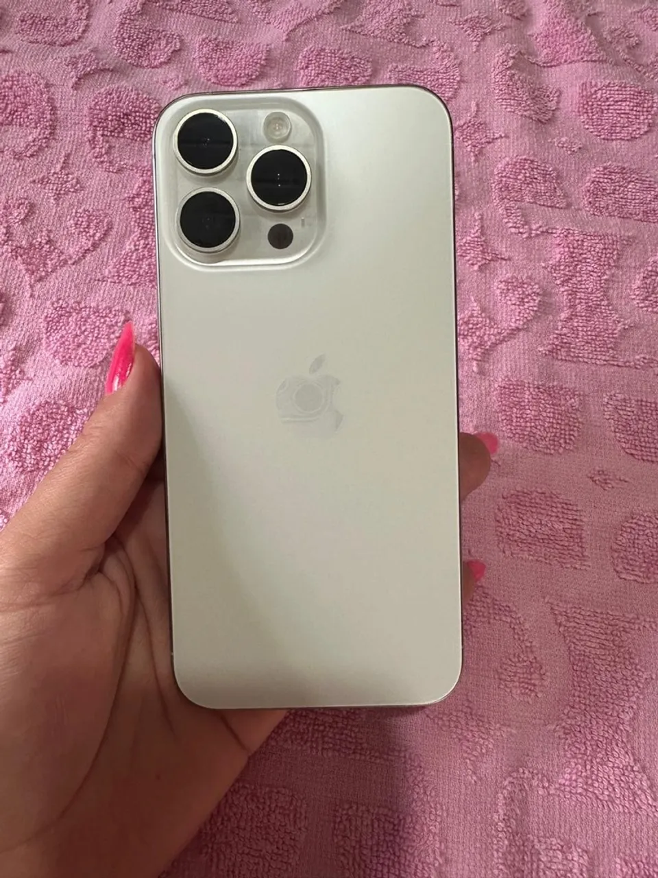 iPhone 15 Pro Max e-sim