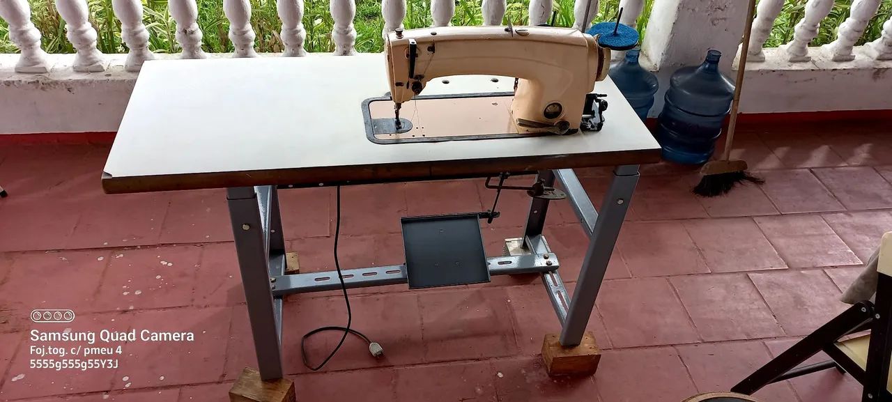 Máquina de Costura Industrial Usada
