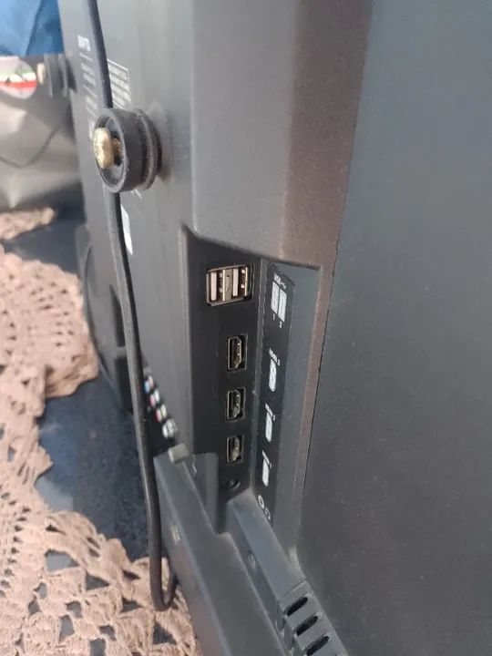 TV Semp Toshiba 32 - Tela danificada. Ideal para retirada de peças conforme necessidade. - Foto 2