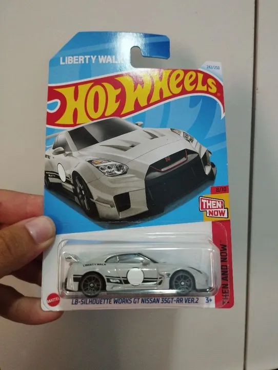 Carrinho Hot Wheels Nissan 35GT-RR Ver.2 Liberty Walk