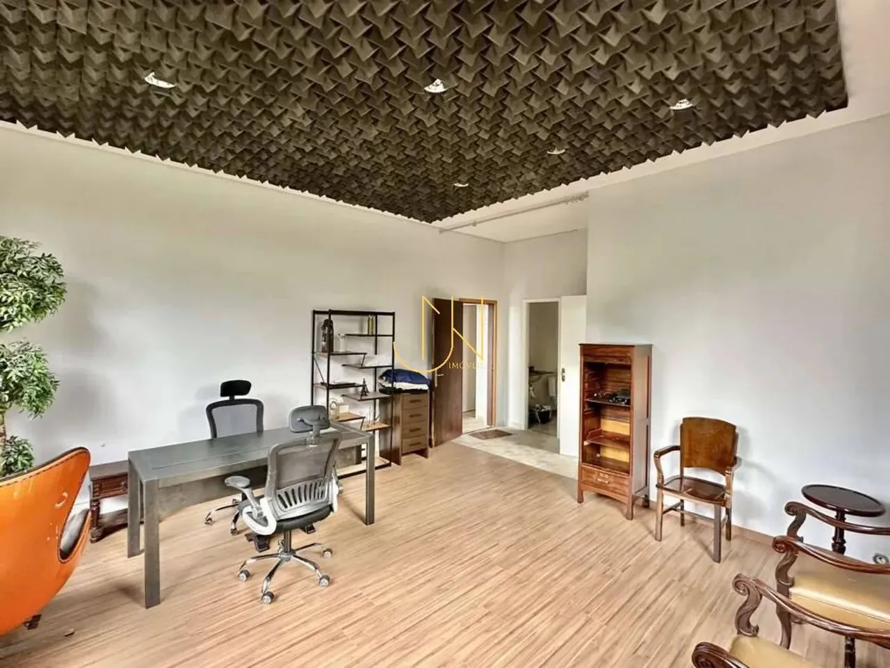 Sala Comercial em Condomínio de Luxo em Carapicuíba-SP - 2 Vagas de Garagem, 82m² na Cháca