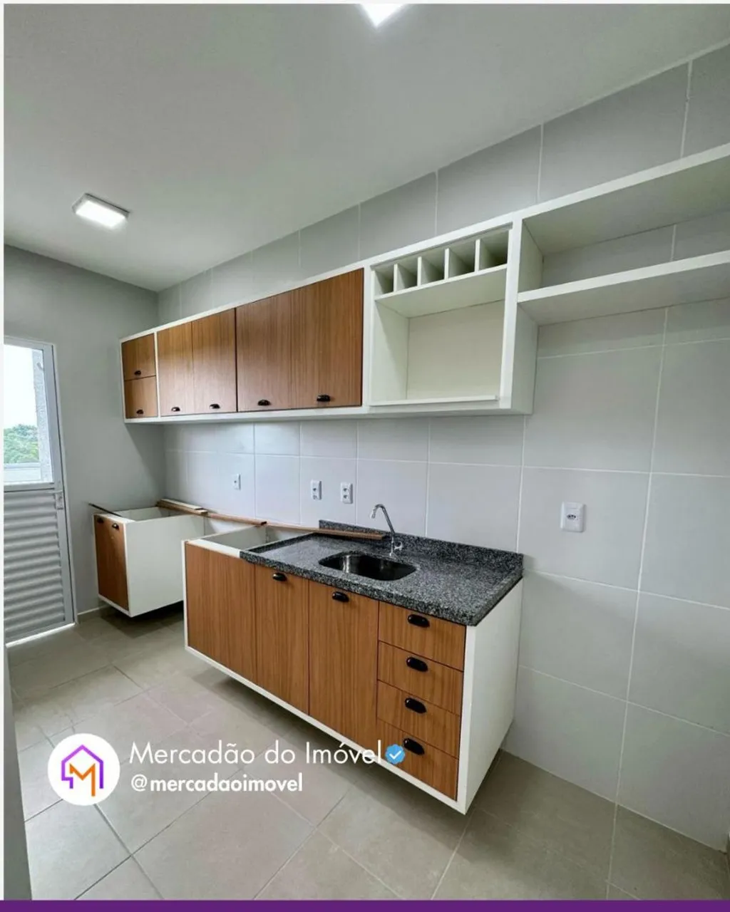 Apartamento semimobiliado