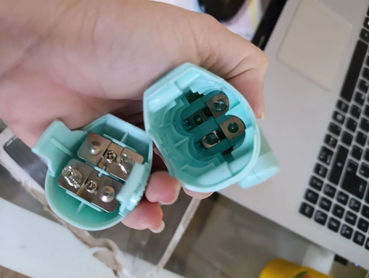 Pistola cola quente a pilha  - Foto 4