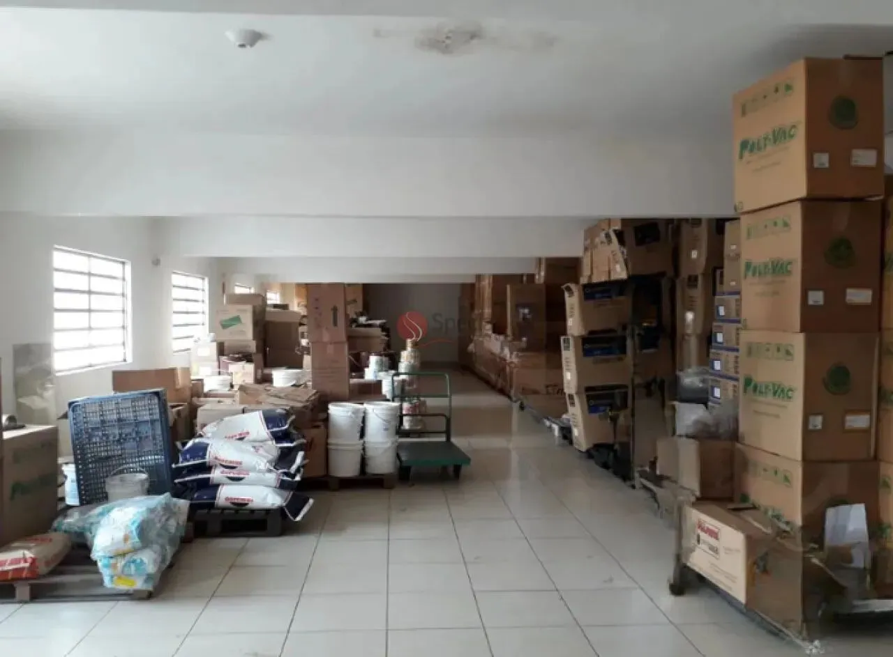 Prédio comercial para venda ou locação no Jardim Vera Cruz.