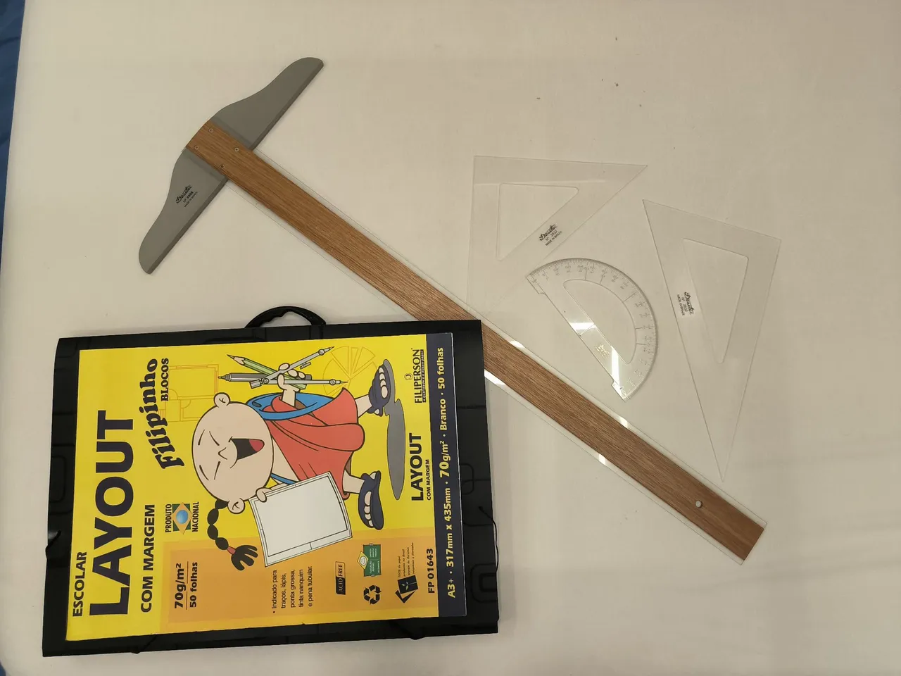 Kit de réguas para engenharia e afins - Réguas, Esquadros, Bloco e Maleta