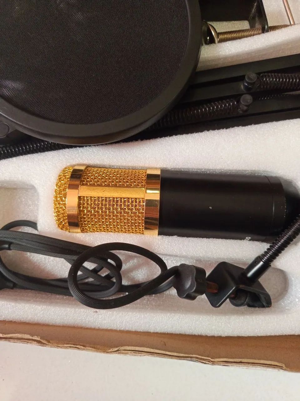 Microfone Condensador Profissional para Streaming e Gravação - Foto 4