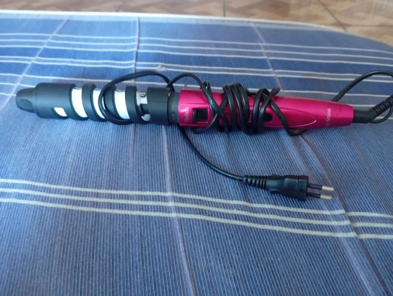 Escova modeladora Britânia 