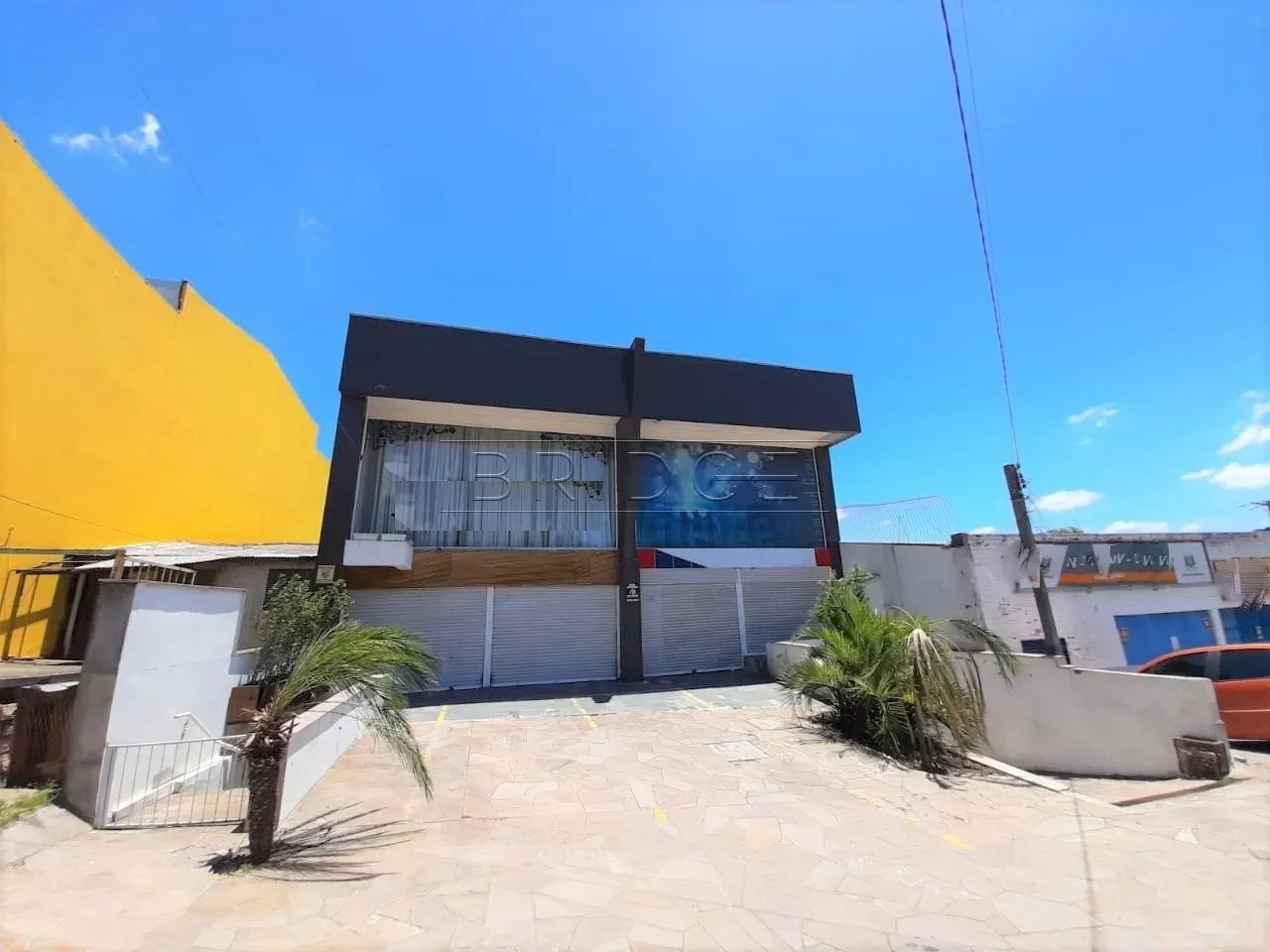 Loja Saturnino com garagem