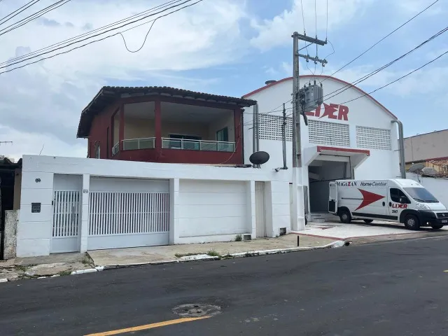 CASA AMPLA E AREJADA NO CENTRO DA CIDADE R$4700,00