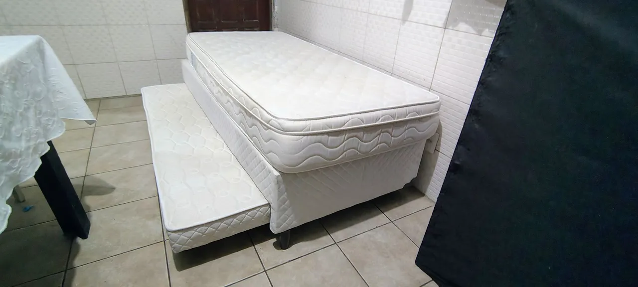 Cama Box Solteiro com Cama Auxiliar e Colchão Ortobom - Ótimo Estado!