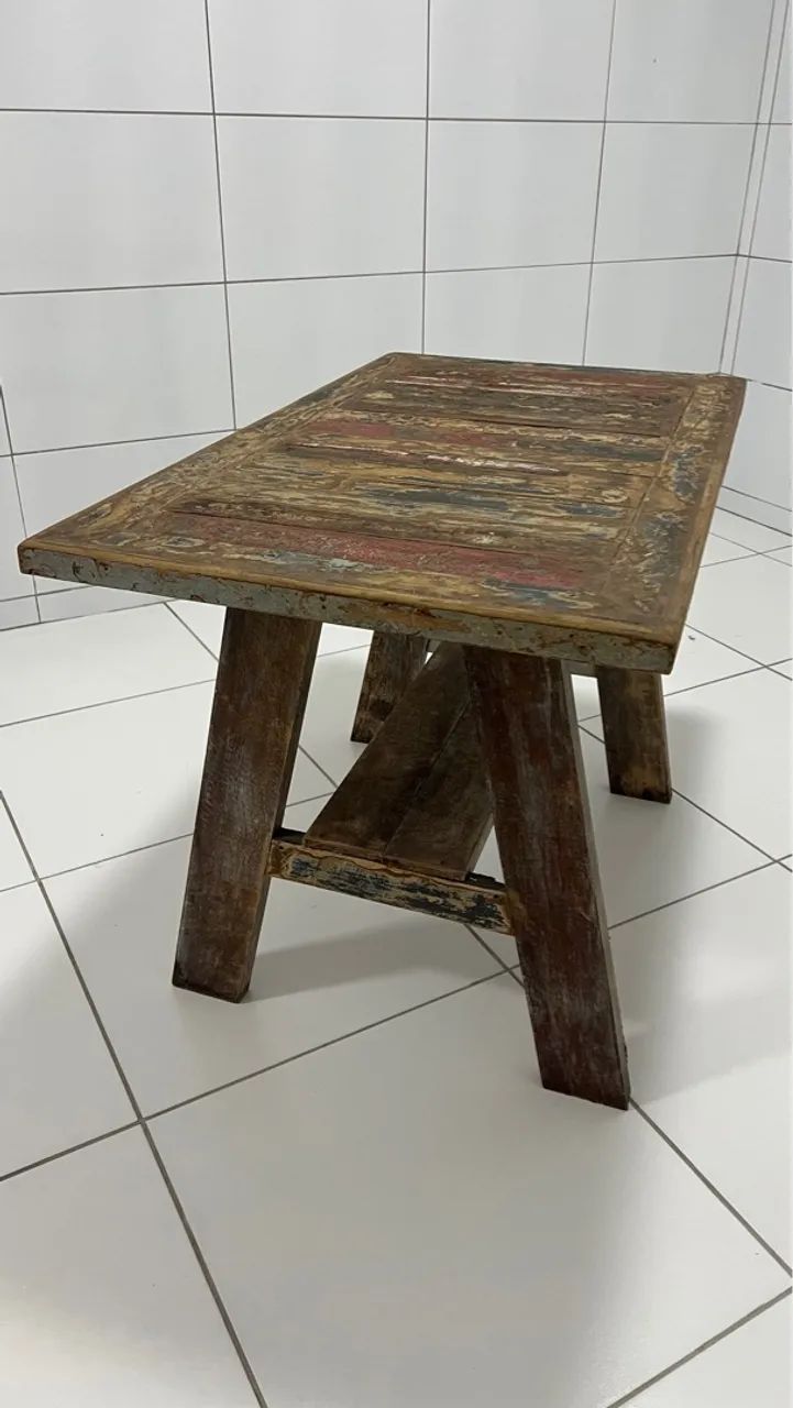 Mesa de Madeira de Demolição - Ideal para Decoração de Ambientes Internos e Externos - Foto 5