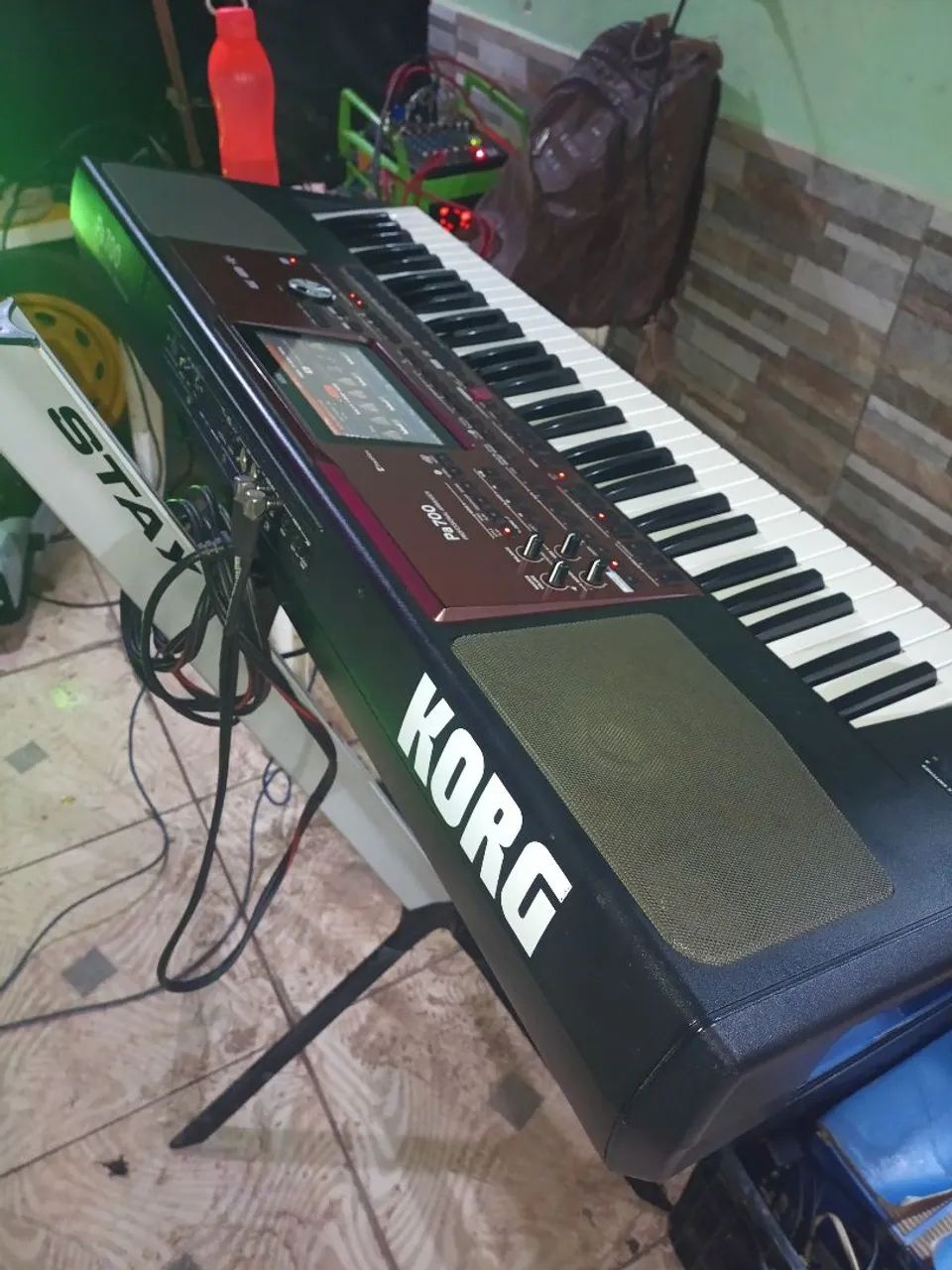 Vendo teclado Korg pa 700 - Foto 4