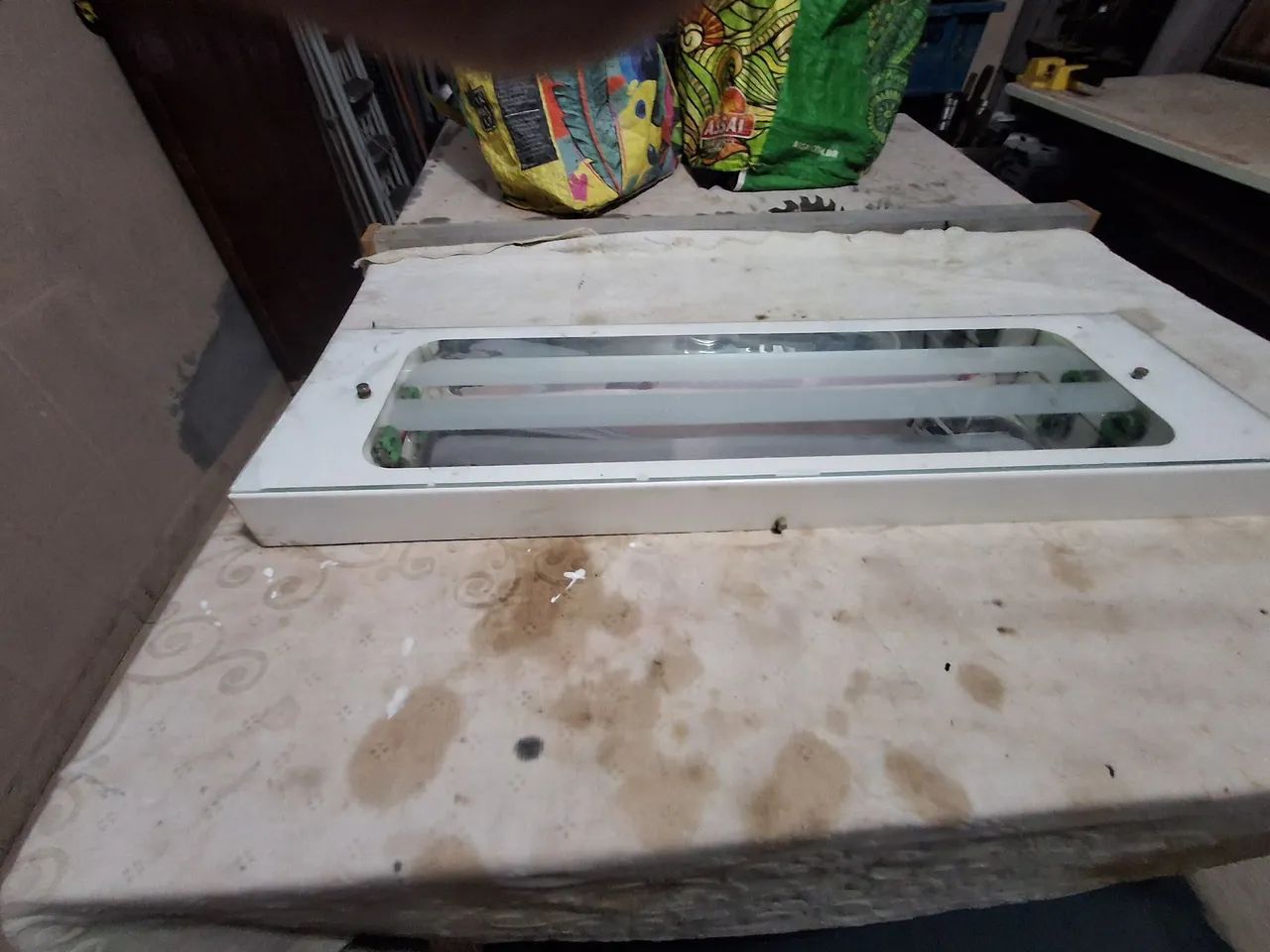 Luminária para led tubular 20w.  Suporta 2 lâmpadas 