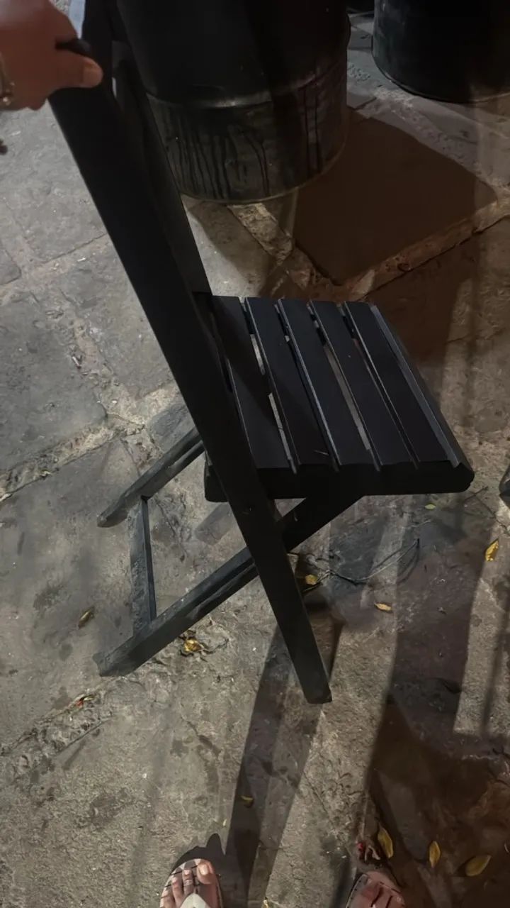 Cadeiras de madeira preta - Foto 2