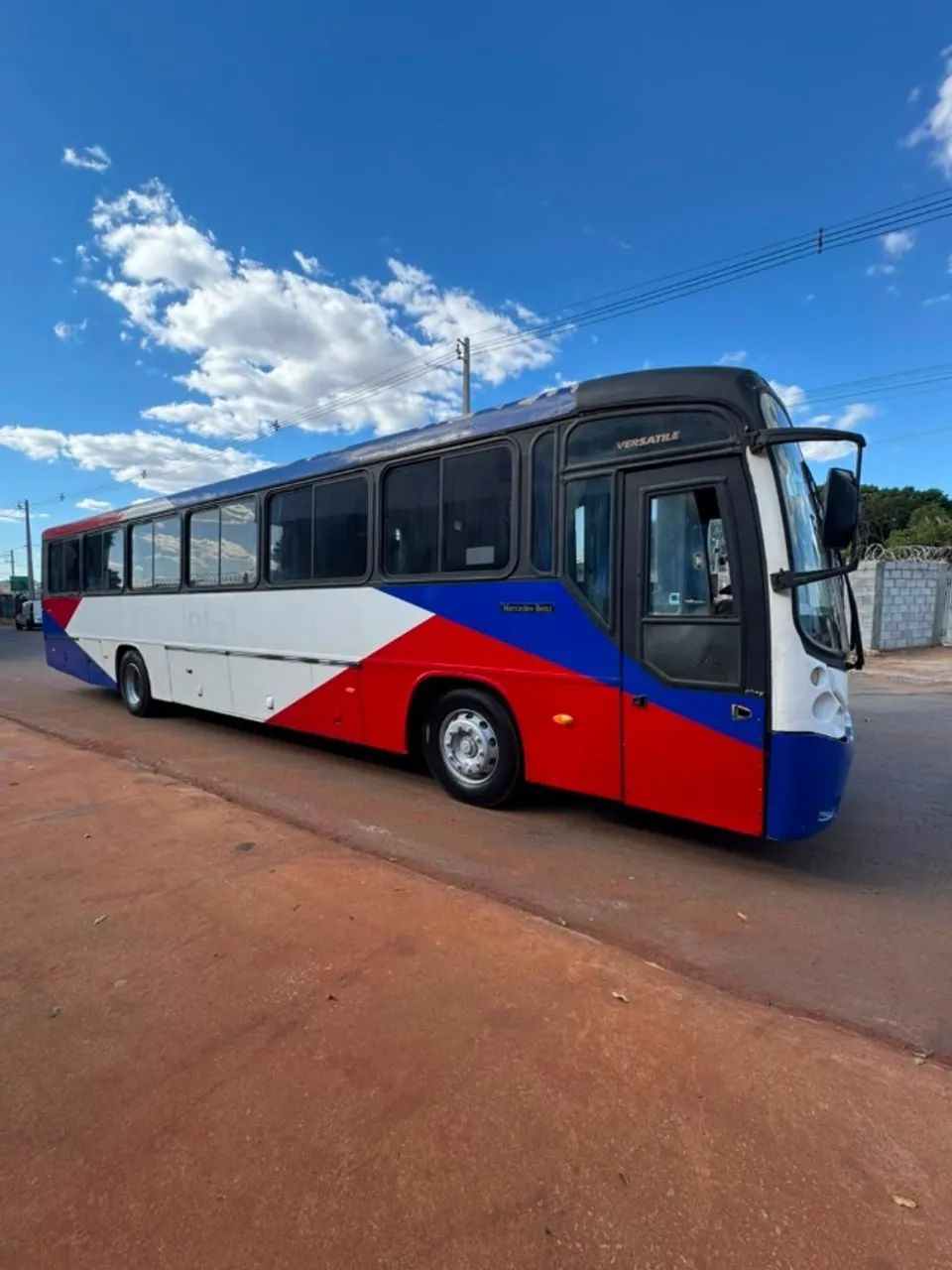 Ônibus Mercedes Comil Versatile 2010/10 - Foto 3