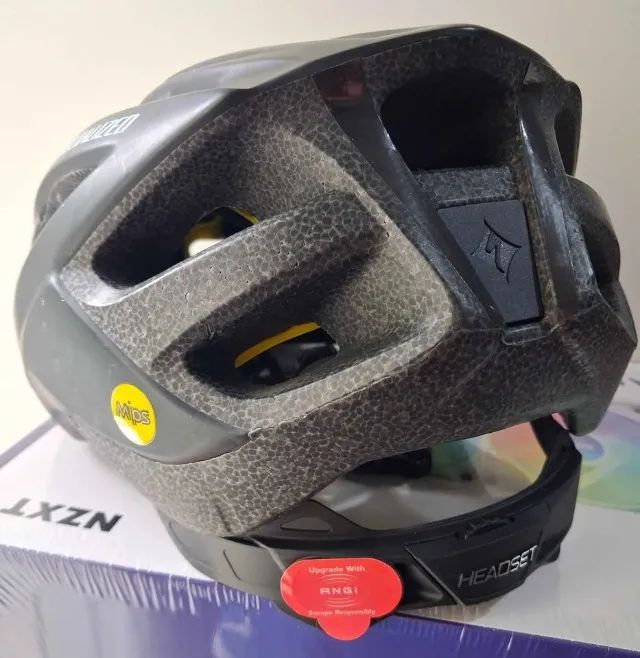 Capacete Specialized Chamonix com Mips - Foto 4