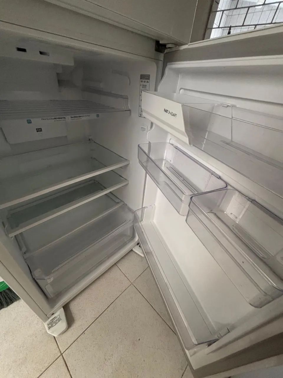 Geladeira 410L Eletrolux