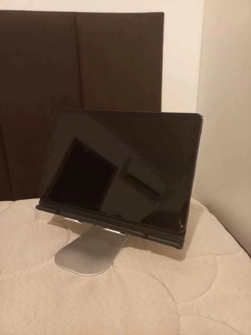Tablet Sansung S6 Lite com capa magnética e suporte. - Foto 4