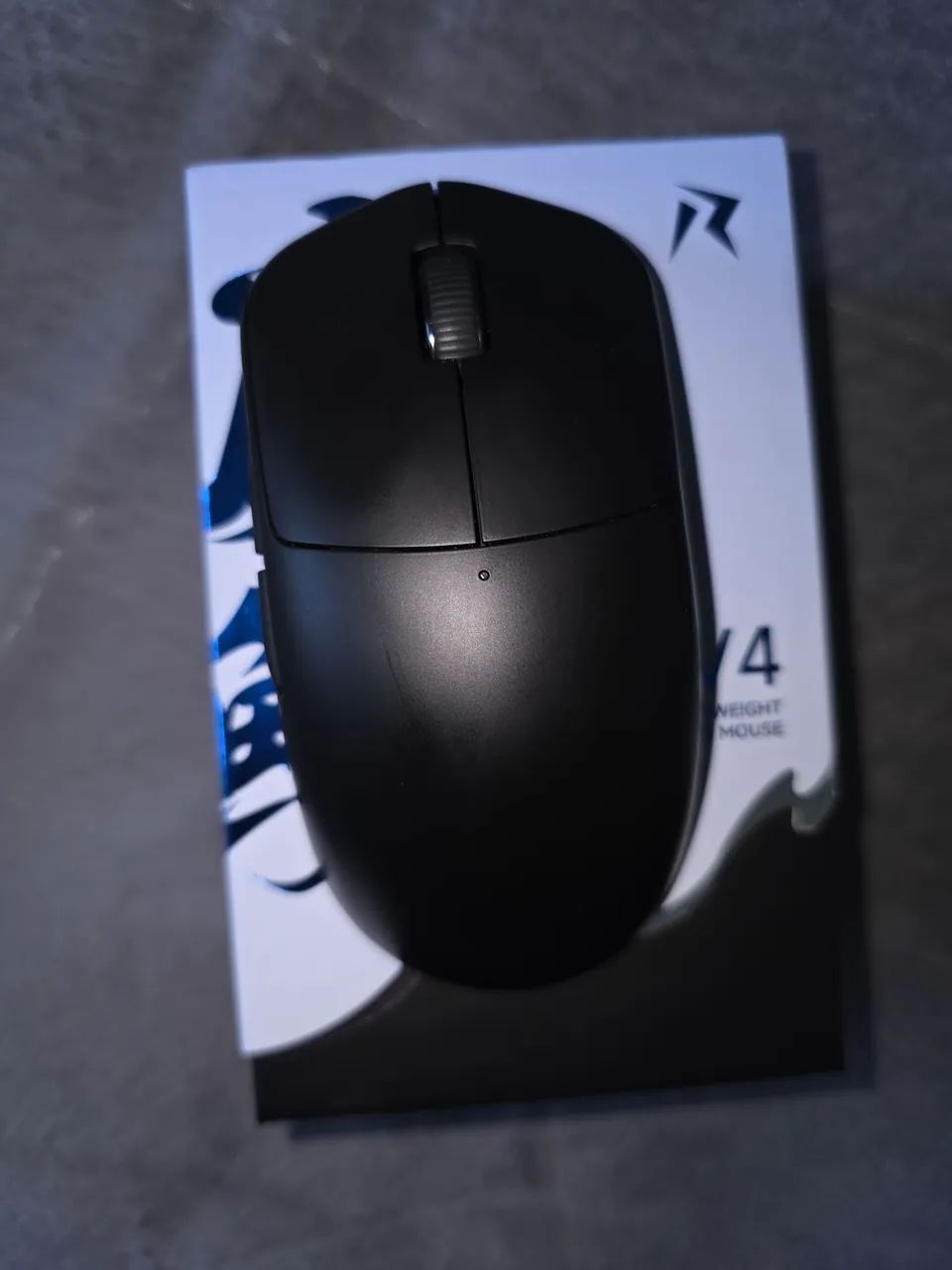Mouse Gamer RAWM Leviathan V4 com feets Magic Ice