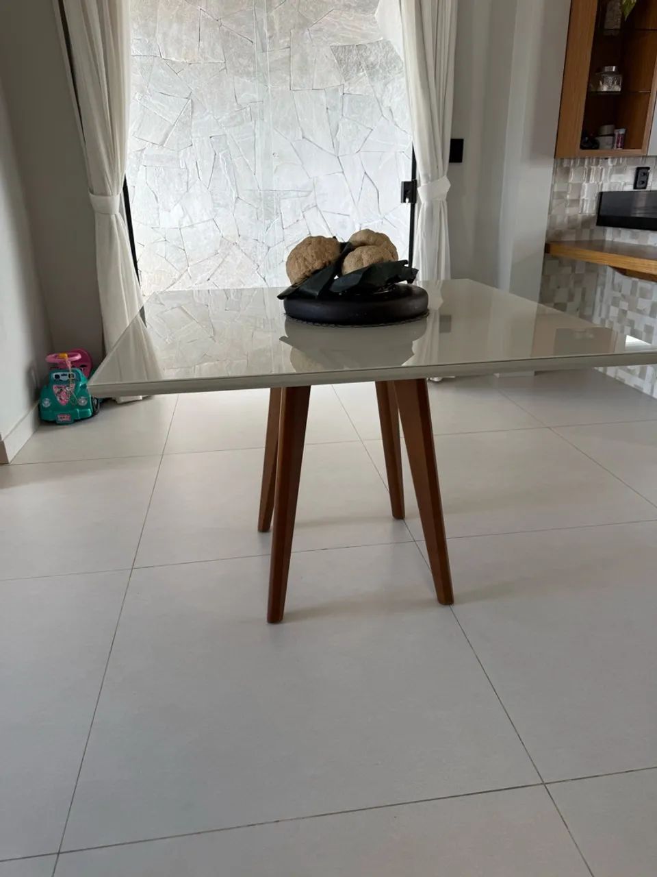 Mesa jantar quadrada base de madeira maciça - Foto 3