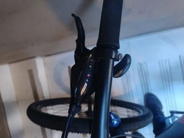 Bicicleta OGGI ARO29 HACKER HDS 24V  vermelha - Foto 2