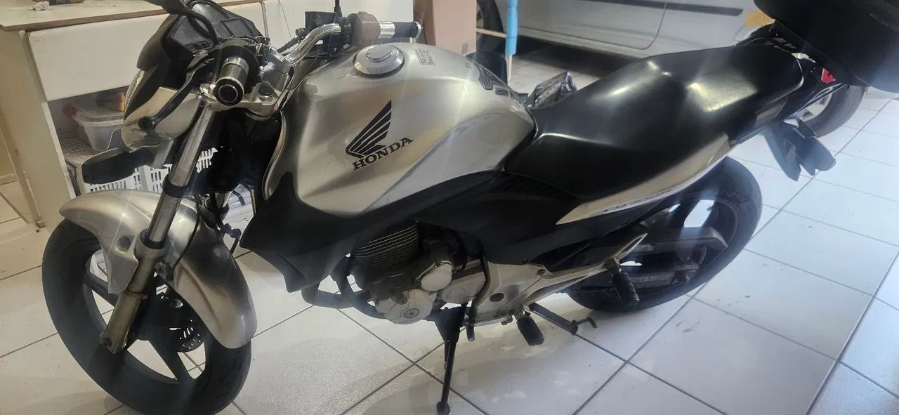 Vendo CB300 em ótimo estado