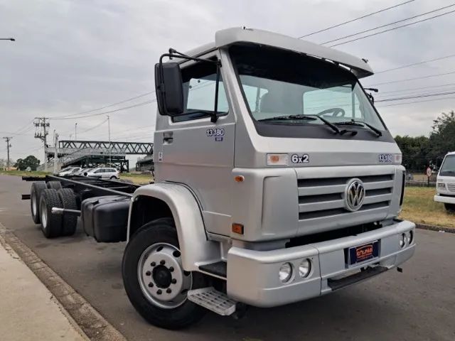 VW 13.180 Worker 6X2 Chassis - (2005) - Foto 2