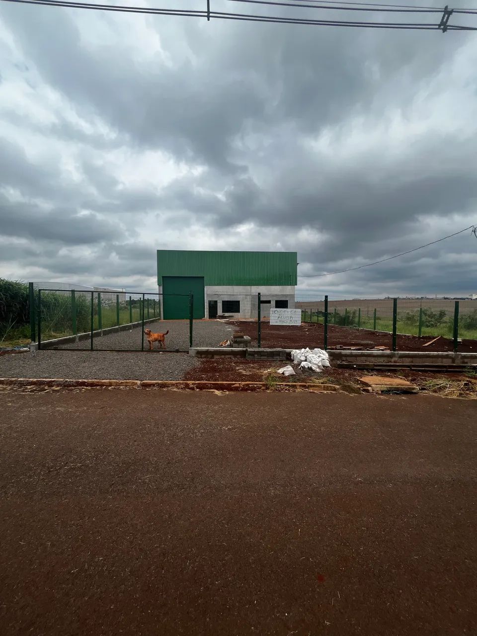Vendo Barracão/ Galpão em Campo Mourão/PR