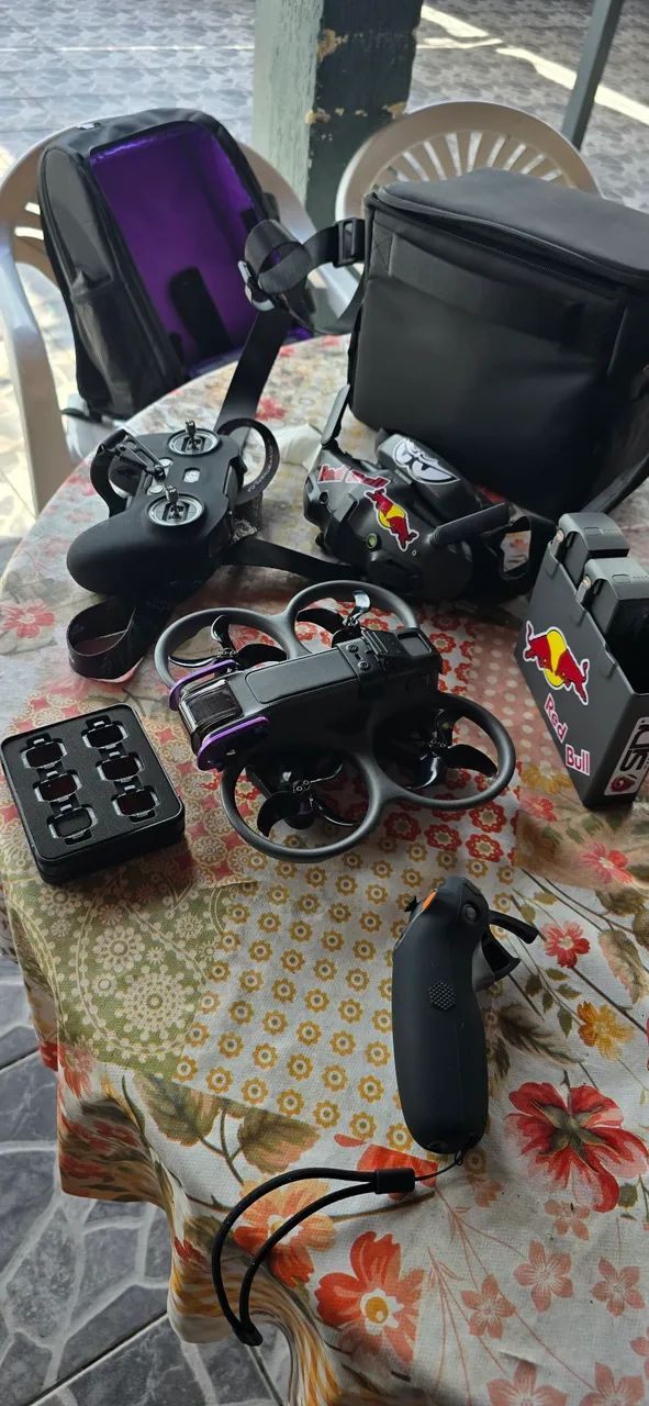 Avata 2 Combo com 3 Baterias e FPV Controller