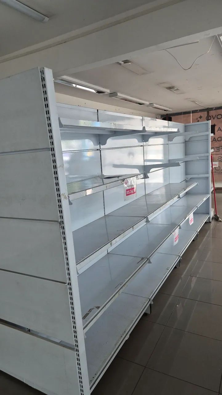 Gôndolas usada - Foto 2