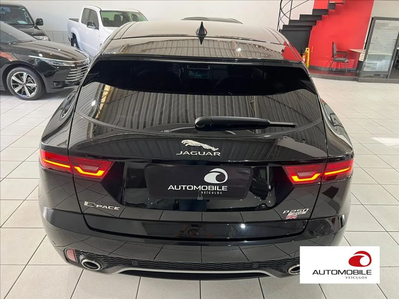 Jaguar E-Pace 2.0 AWD 249cv Aut. 2019 - Foto 4