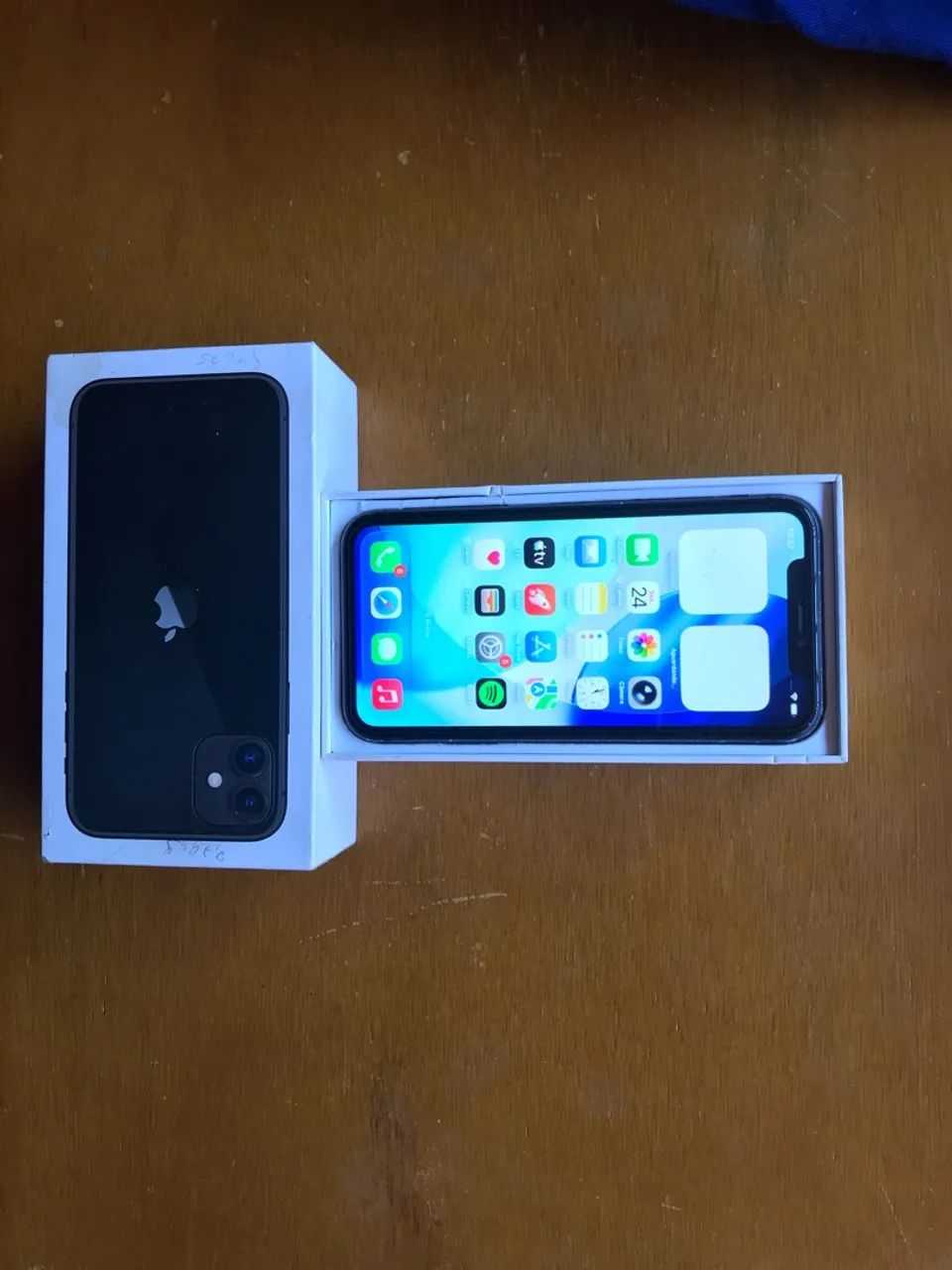 iPhone 11 128gb Face ID on 