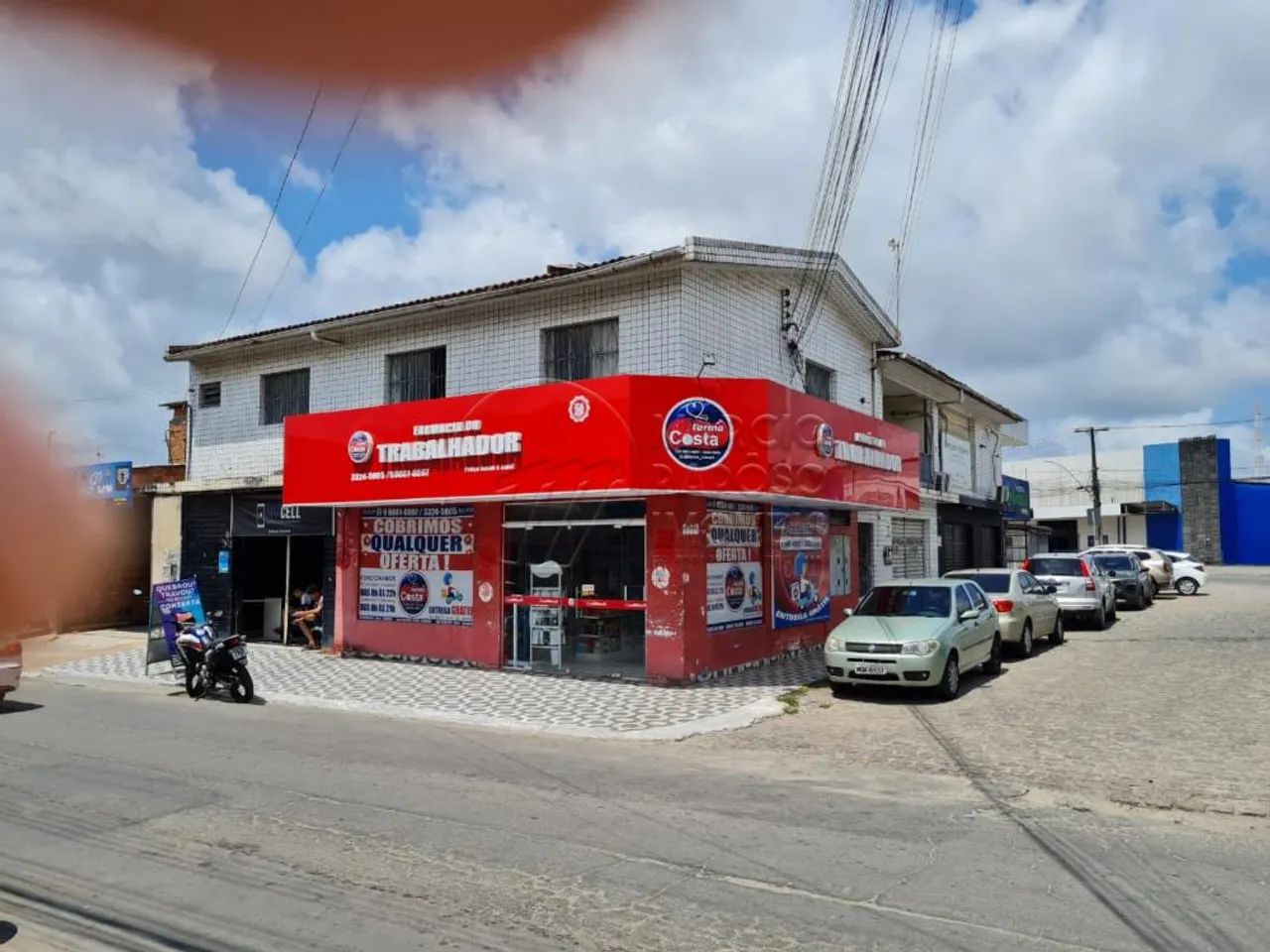 Prédio Comercial e Residencial no Tabuleiro do Martins