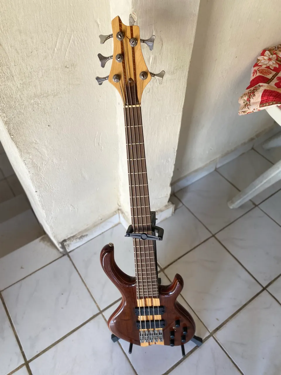 Baixo Elétrico 5 cordas Ativo Ibanez Ergodyne EDB555 + Hard Case