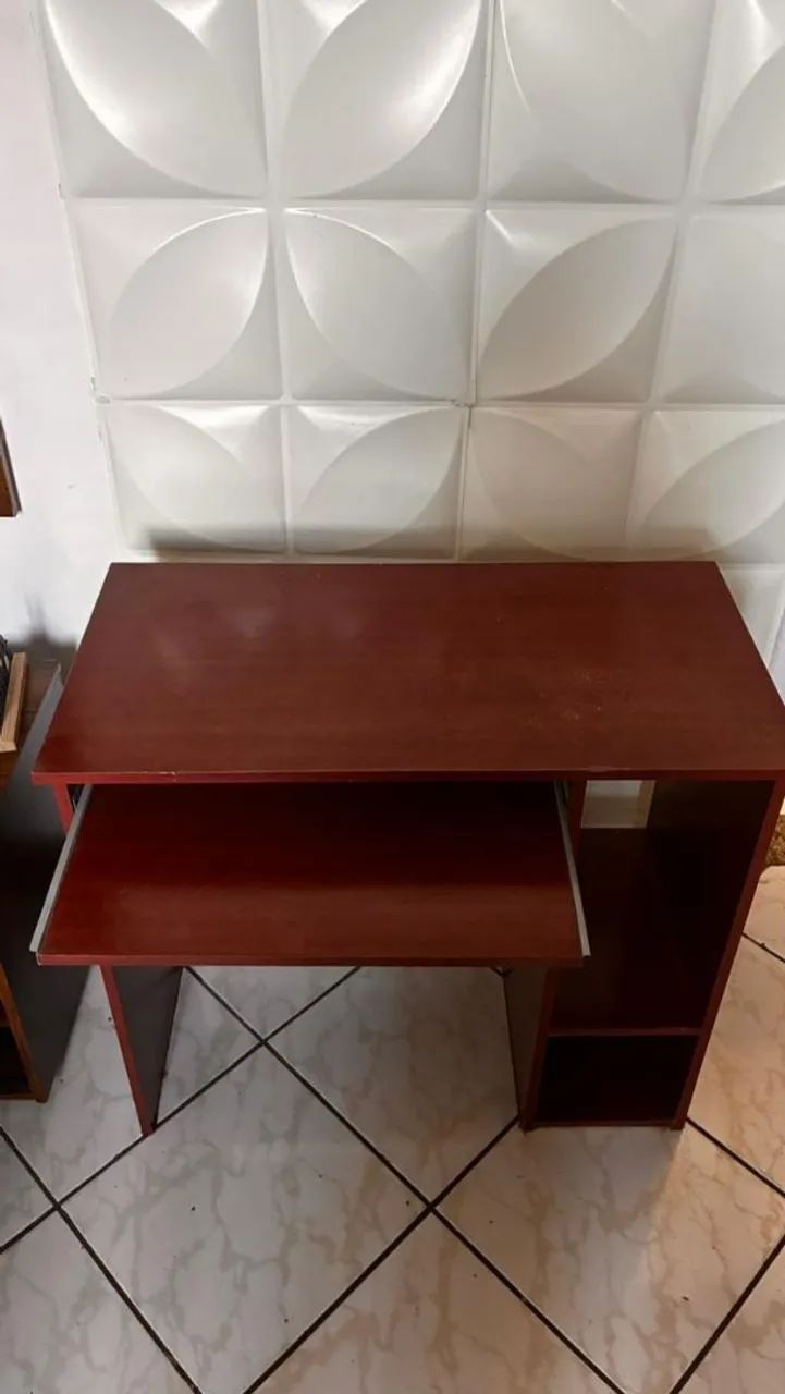 Rack pequeno para computador
