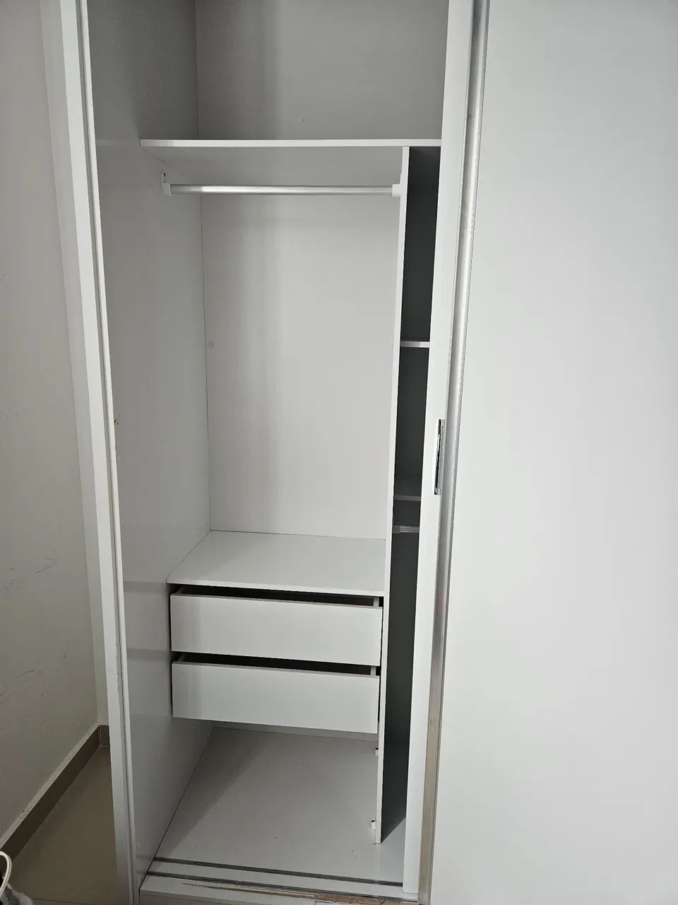 Guarda-Roupa Solteiro 3 Portas de Correr - Branco - Ótimo Estado - Foto 2