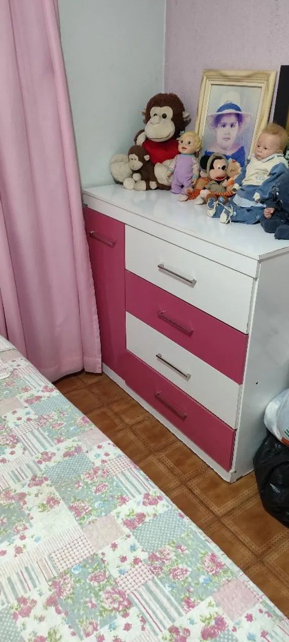 Guarda Roupa, Cômoda, Cama e Poltrona Rosa - Foto 3