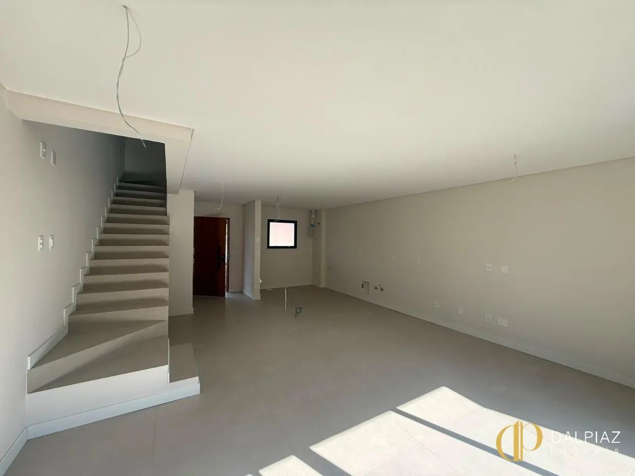 Excelente Sobrado Triplex de Alto Padrão no Canto da Lagoa - Foto 4