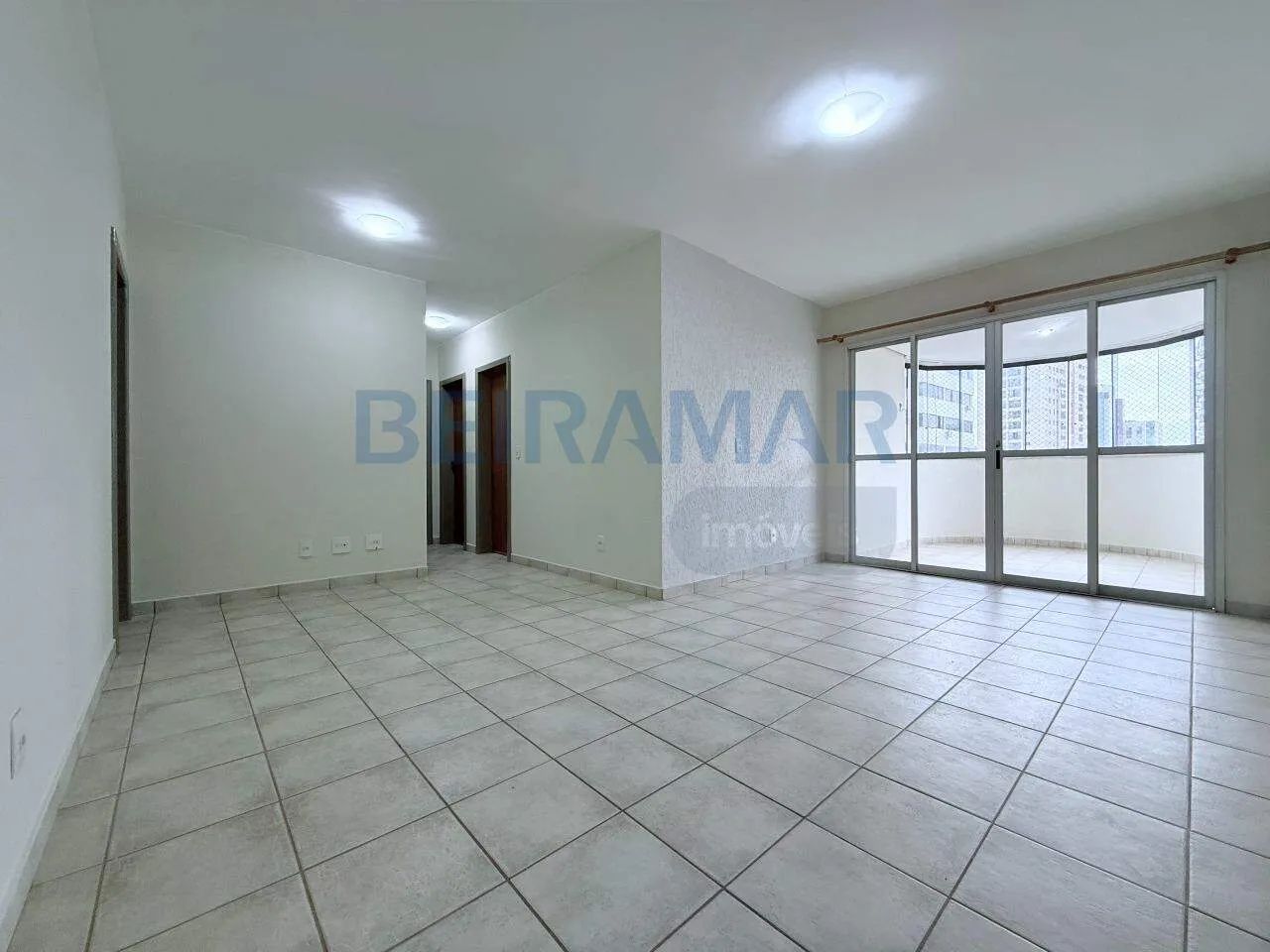 Apartamento de 2 quartos, com varanda e 1 vaga no Edifício Cooperbrapa I - Águas Claras