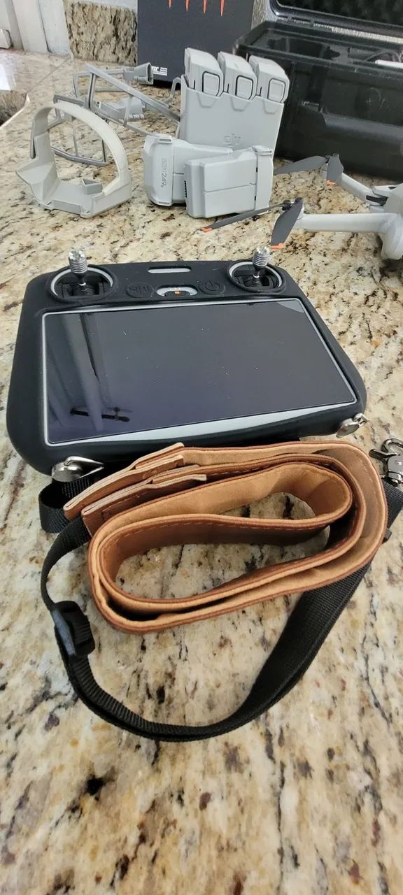 Drone DJI Mini 3 PRO com controle de tela e 3 baterias - Foto 2