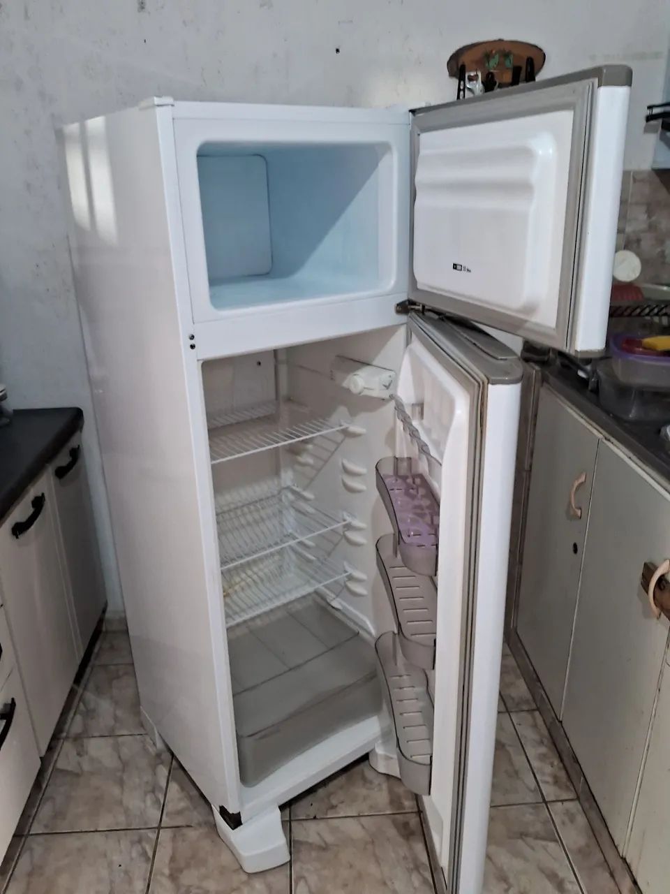 Vendo geladeira  - Foto 2